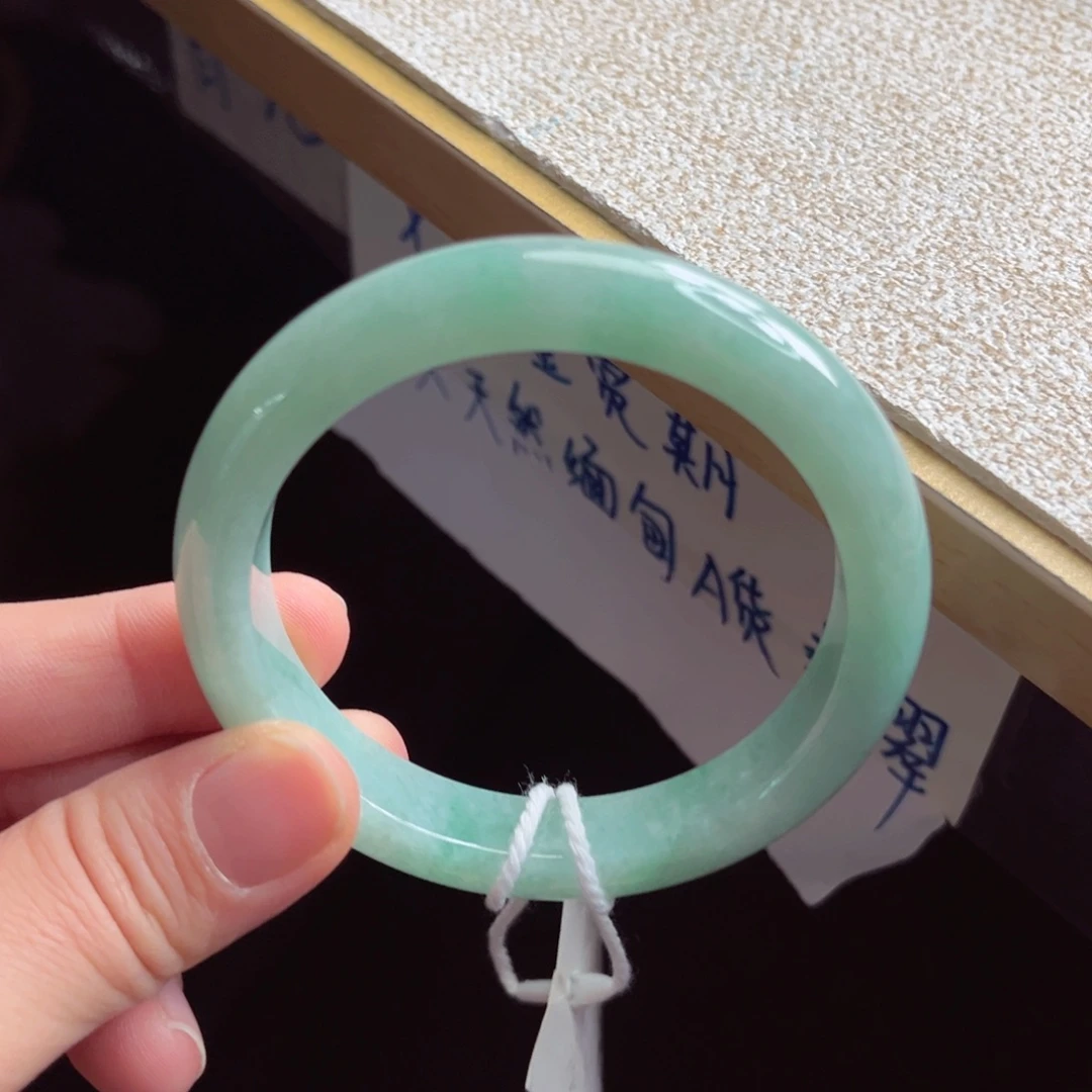 翡翠未镶嵌手镯手镯