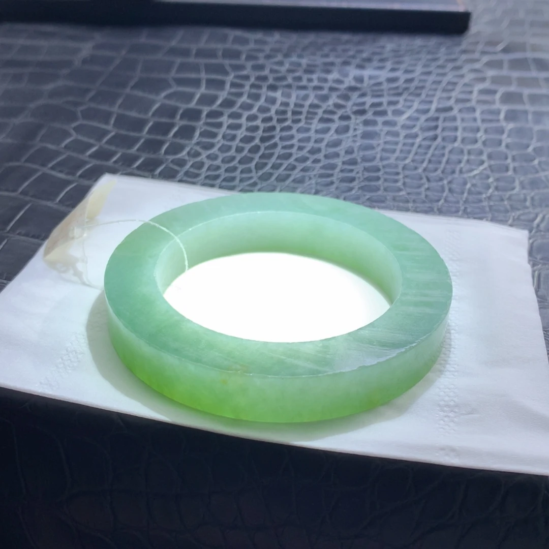 未镶嵌手镯定制翡翠