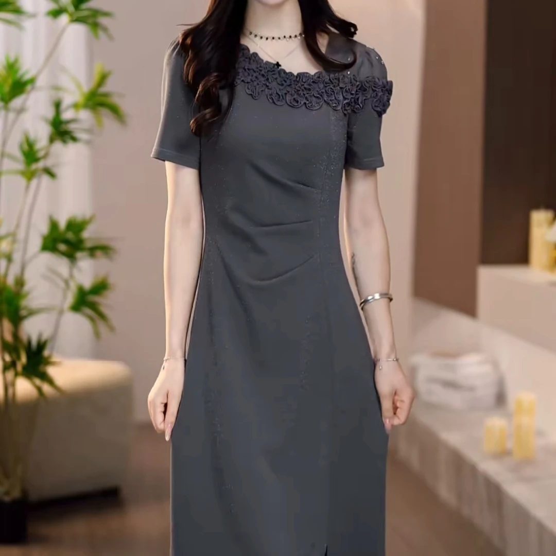 时尚气质高级灰连衣裙2025夏季爆款斜肩领小众设计星空软精纺裙子