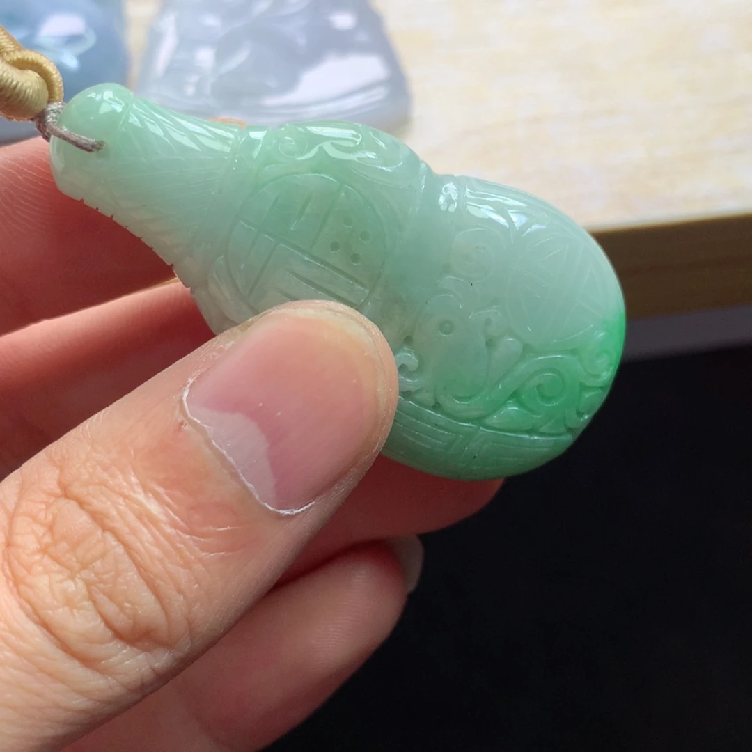 颈饰未镶嵌翡翠吊坠