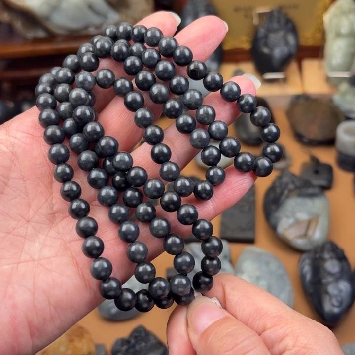 S***o和田玉未镶嵌颈饰