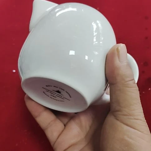 瓷片瓷片，各种摆件，均有瑕疵。沙锅！