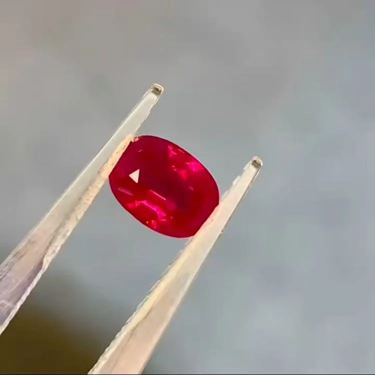缅甸鸽血红红宝石，1.15克拉