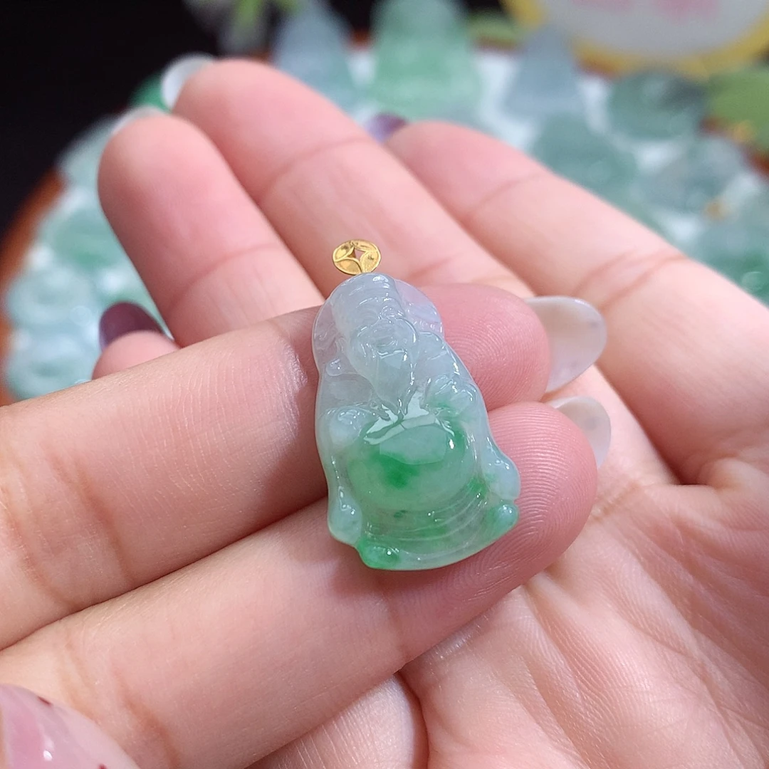 翡翠未镶嵌颈饰财神