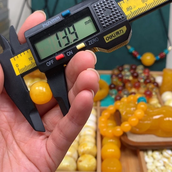 非金属仿琥珀饰品0302