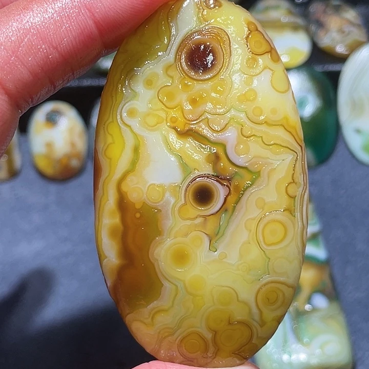 玛瑙/玉髓未镶嵌珠宝奇石