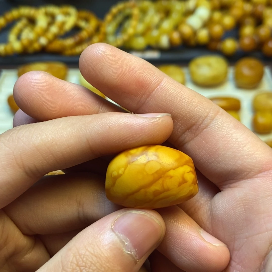 琥珀未镶嵌珠宝奇石