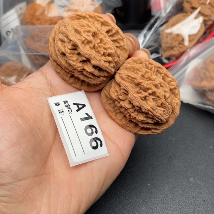 文玩核桃吊坠核桃