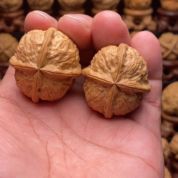 文玩核桃把件1玉蟒四棱