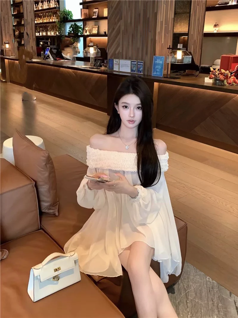 一字肩不规则雪纺衬衫女秋季法式绝美泡泡袖上衣高级感宫廷风衬衣