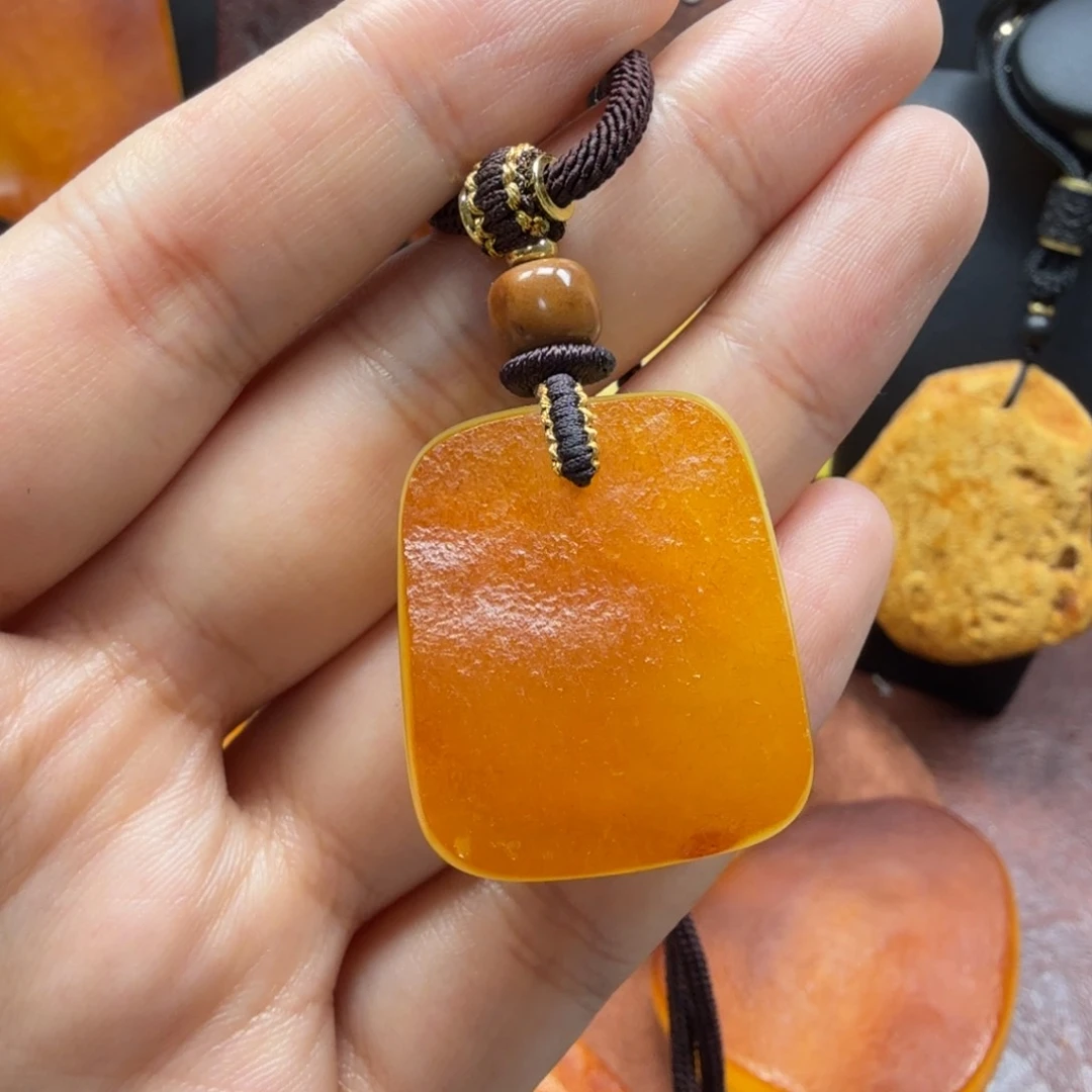 未镶嵌吊坠(赠链)琥珀