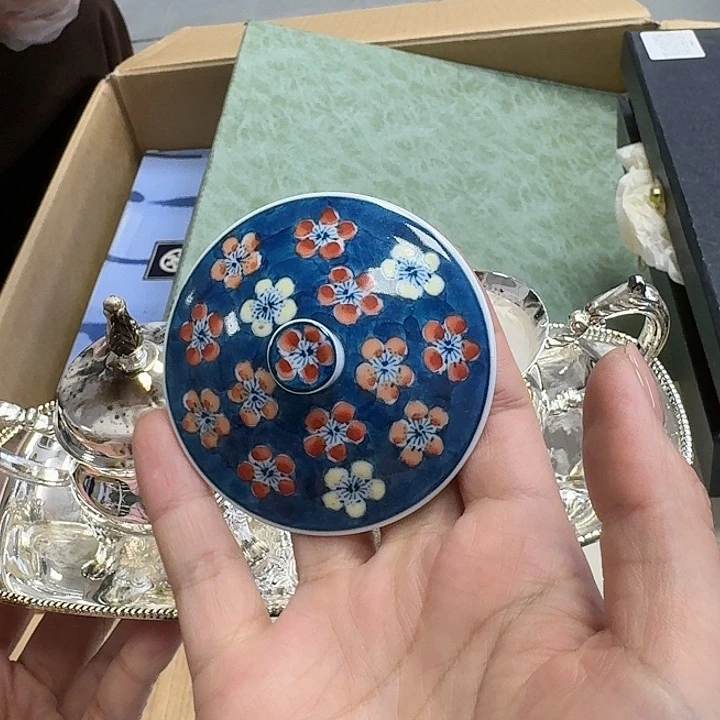 柏*瓷器。
