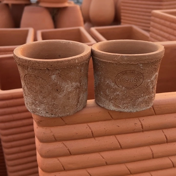 10.5×8 泥瓦盆两个