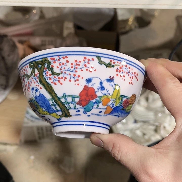 瓷片//////直径12.5厘米。红西西。