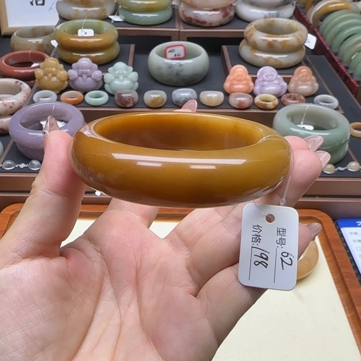 石英岩玉未镶嵌手镯