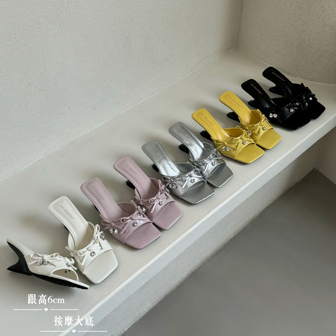 法式气质纯色水钻一字型高跟坡跟一字拖鞋露趾凉拖鞋时尚2025夏季