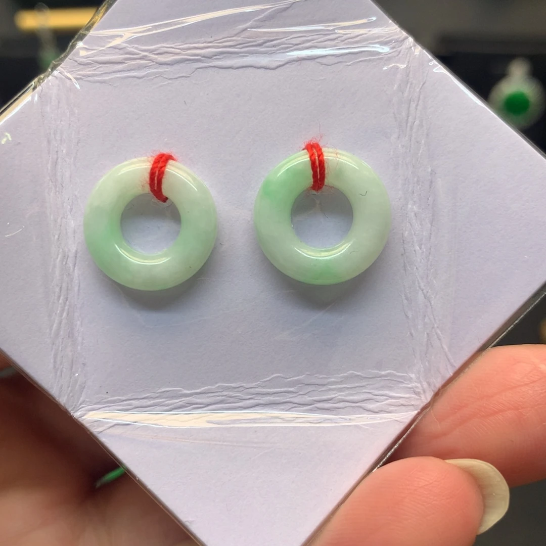 翡翠未镶嵌颈饰有纹裂