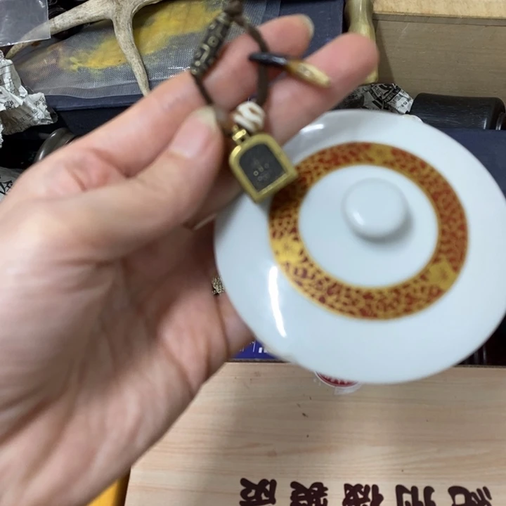 瓷片哈中古工艺品一件