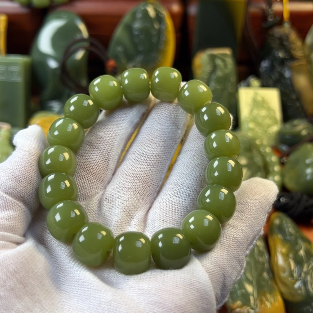 岫岩老玉（透闪石质玉）手链未镶嵌高**?