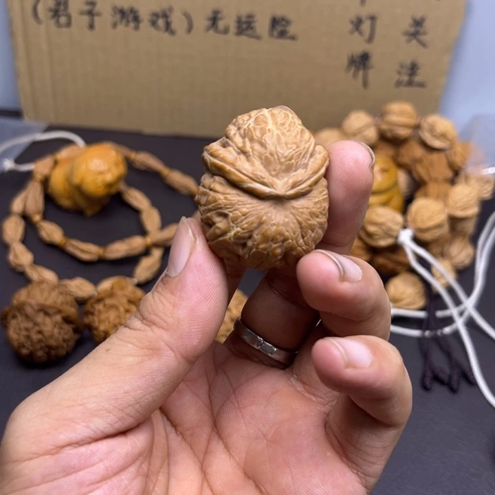 走***处吊坠桃核元宝小兔子