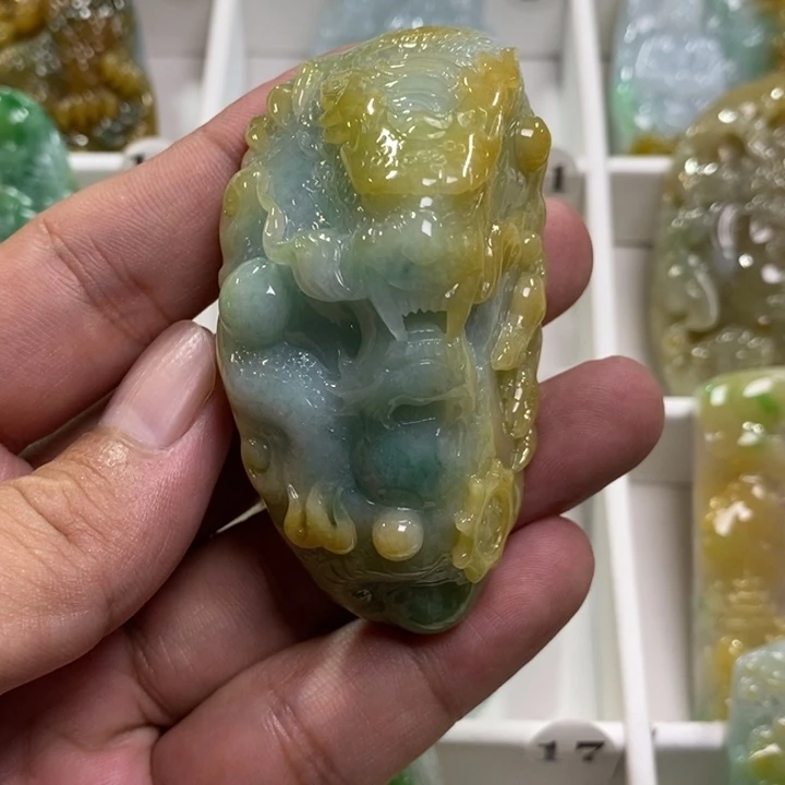 颈饰未镶嵌翡翠寒*龙