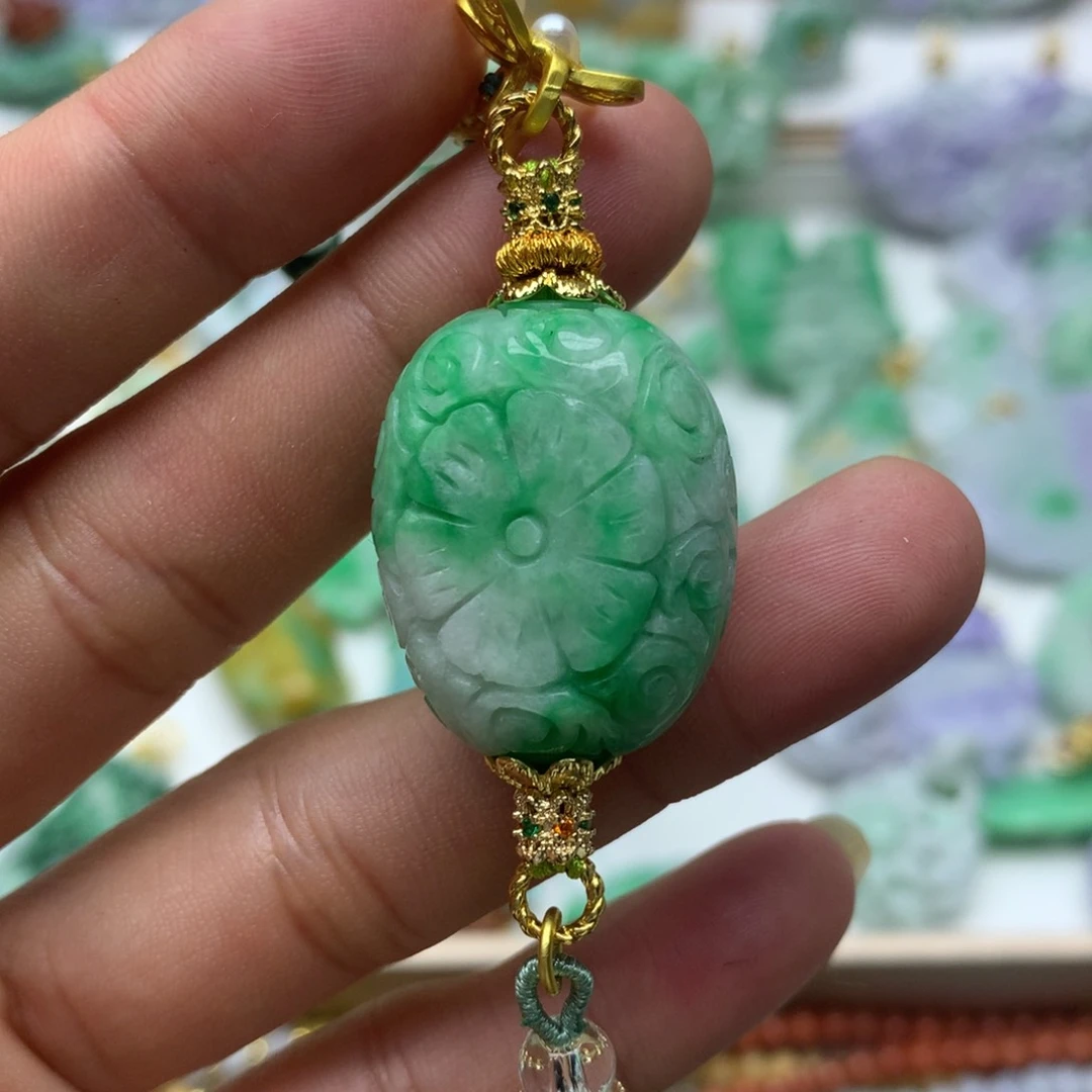 翡翠颈饰未镶嵌翡翠