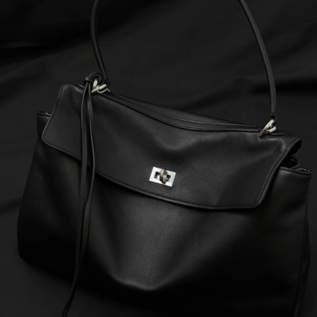 [XIAOHEI]编码500-600小众设计百搭包包休闲时尚黑色经典肩包