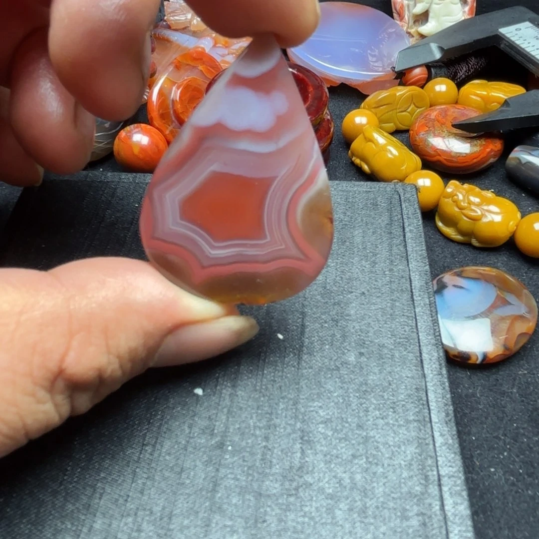 深***红玛瑙/玉髓未镶嵌玛瑙