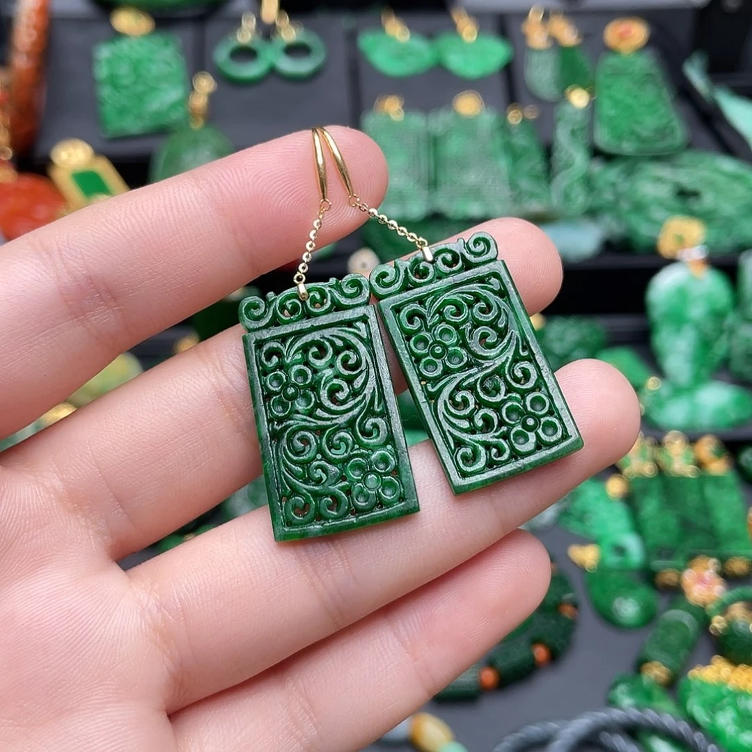 翡翠18K金镶嵌颈饰翡翠