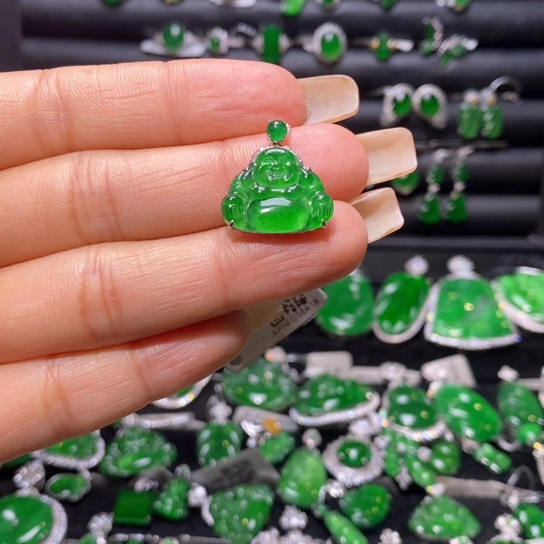 翡翠18K金镶嵌颈饰佛公吊坠