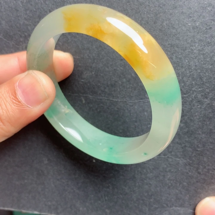 未镶嵌手镯石英质玉