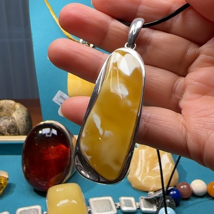 琥珀未镶嵌颈饰波兰设计款琥珀蜜蜡