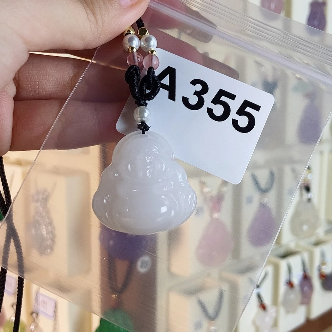 石英质玉颈饰合金