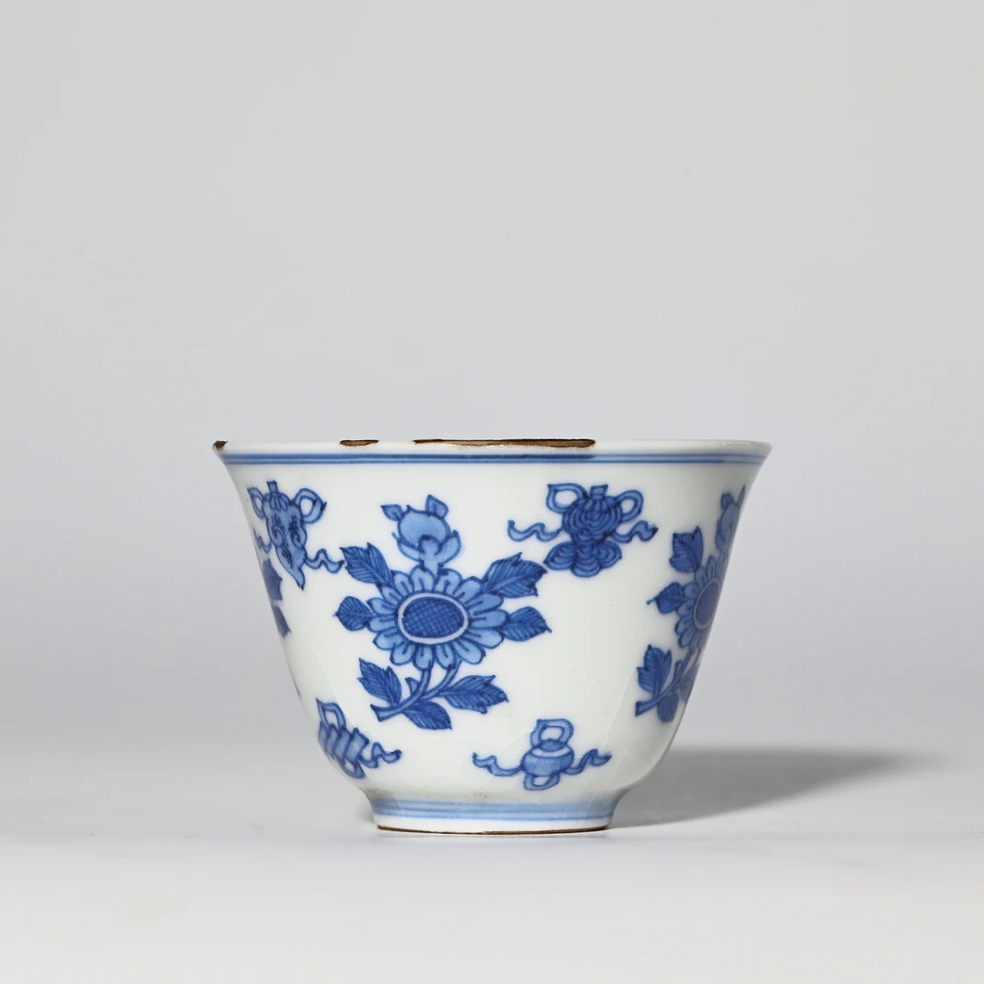 2167明晚期·青花花卉暗八宝纹杯【古董拍卖】