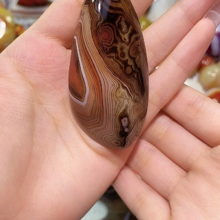 坐***起玛瑙/玉髓未镶嵌珠宝奇石