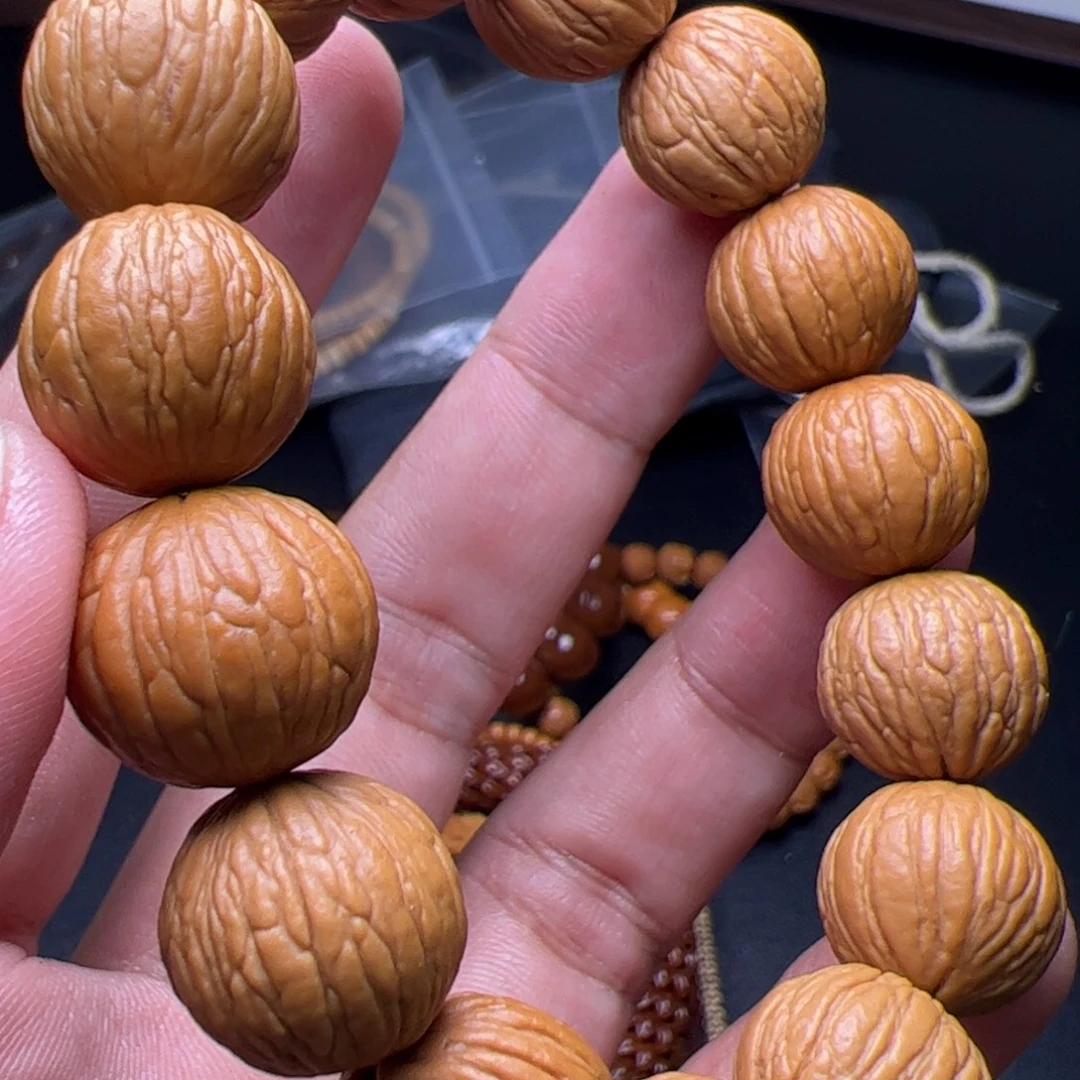 雲***-把件猴头核桃考虑