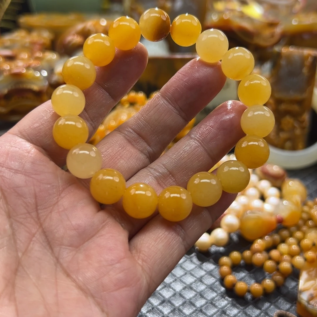 颈饰未镶嵌石英质玉