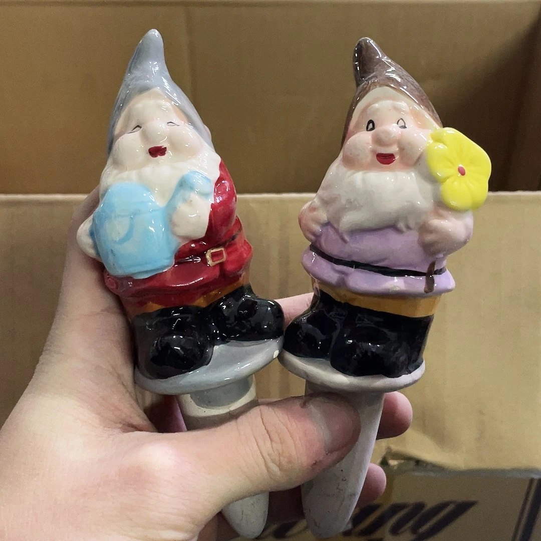 摆件    微瑕。封釉。