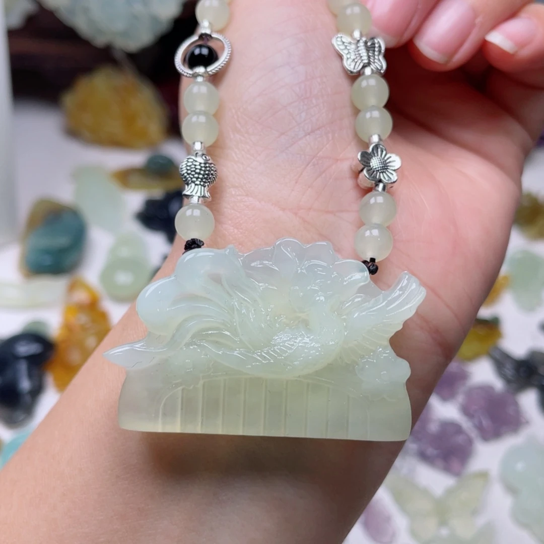 蛇纹石玉颈饰未镶嵌