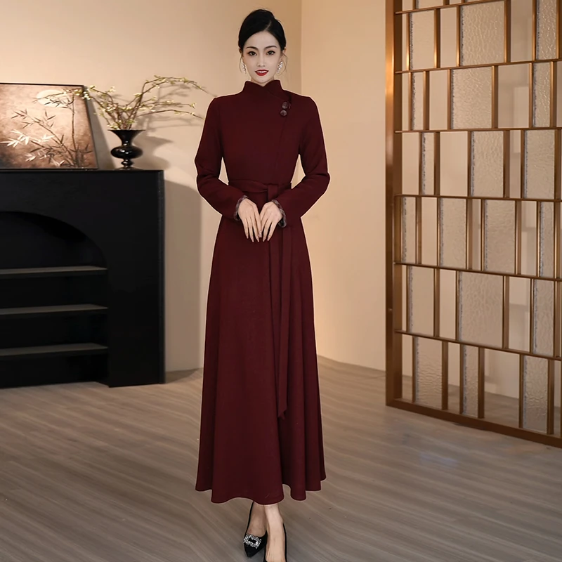 高端气质酒红色连衣裙2025冬新款收腰显瘦时尚气质长裙
