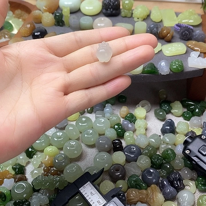 未镶嵌和田玉挂件猫