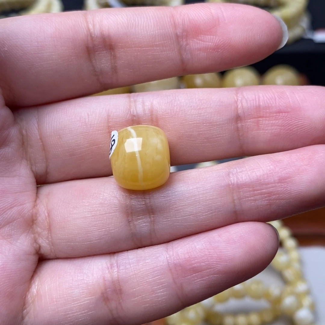 蜜蜡未镶嵌珠宝奇石13.7*12.5