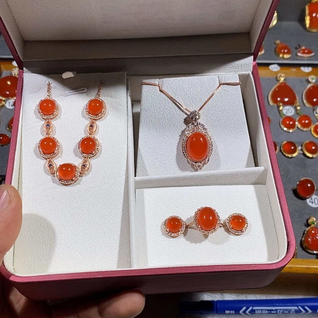 南红玛瑙颈饰银S925镶嵌香**拉