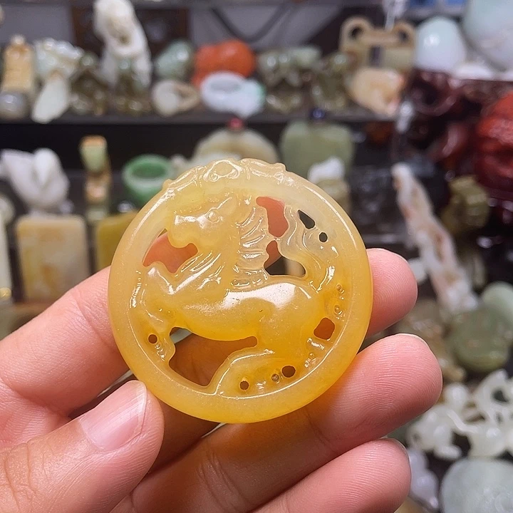 和田玉（糖玉）未镶嵌颈饰