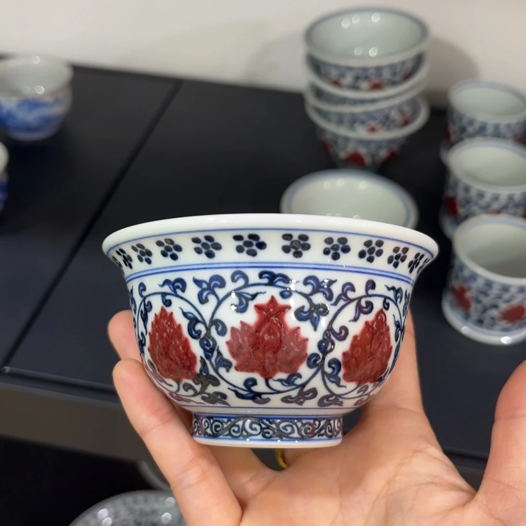 永乐青花釉里红缠枝莲大压手