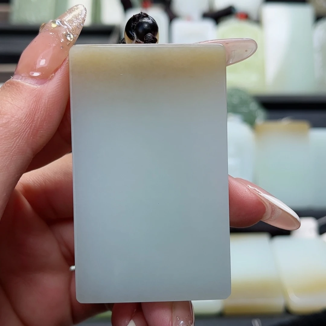 【闪购商品】颈饰未镶嵌和田玉赫*