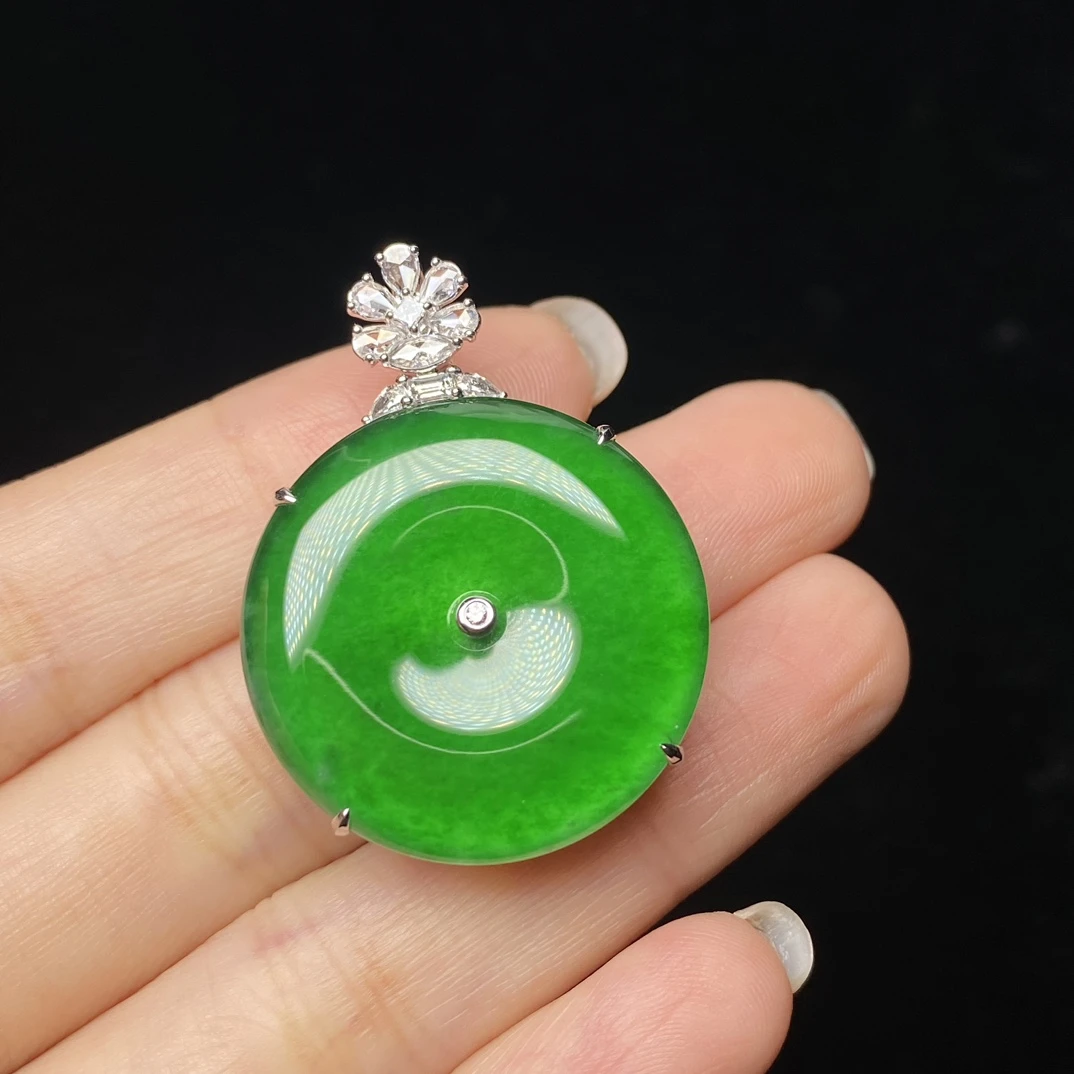天然A货翡翠高冰种满绿色颈饰18K真金真钻镶嵌平安扣吊坠