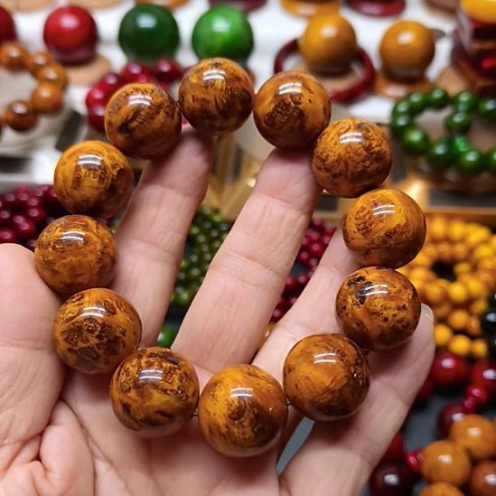 军***哥松木琥珀木手串留疤花2.0尺寸