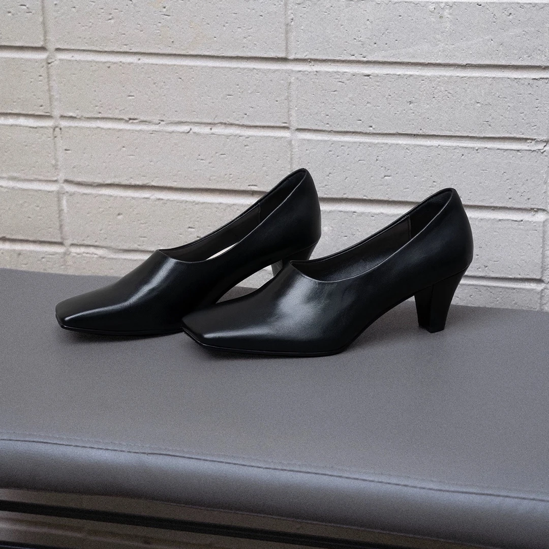 POMORROW旗舰店智髦感真皮时髦奶奶鞋女女巫单鞋方头高跟鞋