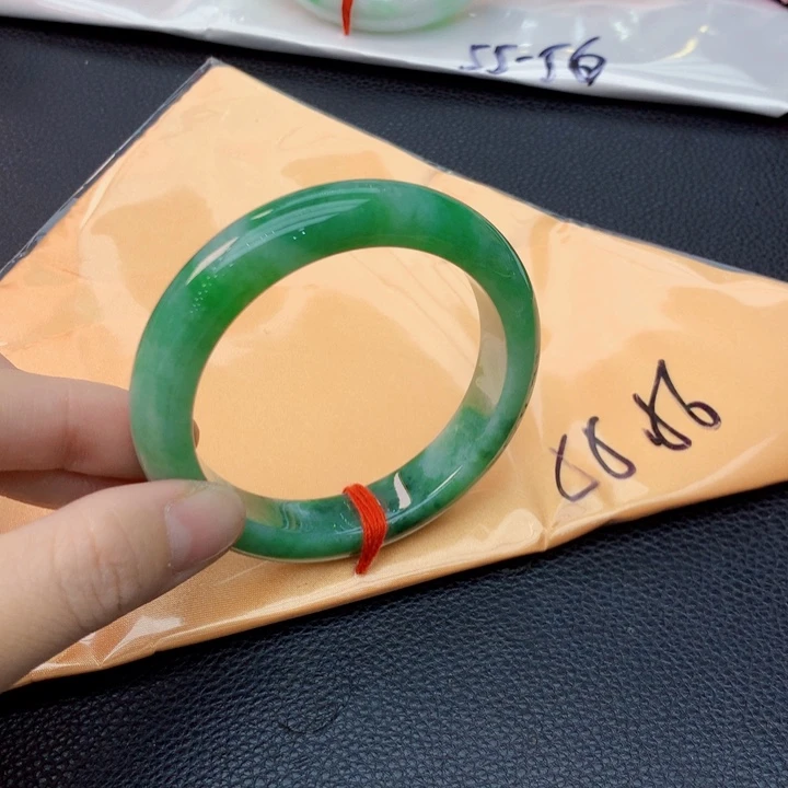 未镶嵌手镯翡翠翡翠手镯